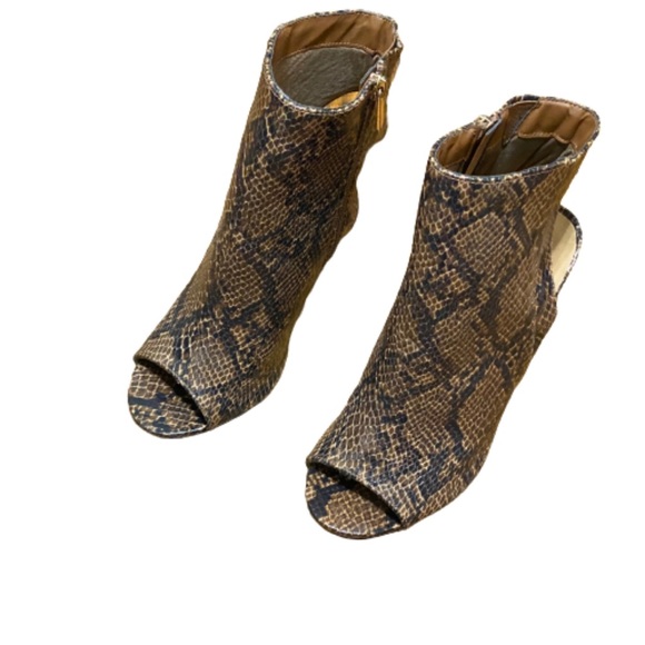 NWOB Bamboo Brown Snake Mania Peep-Toe Bootie 7.5 - Picture 2 of 6